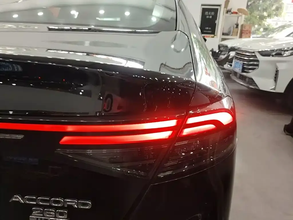Honda Accord — фото 2