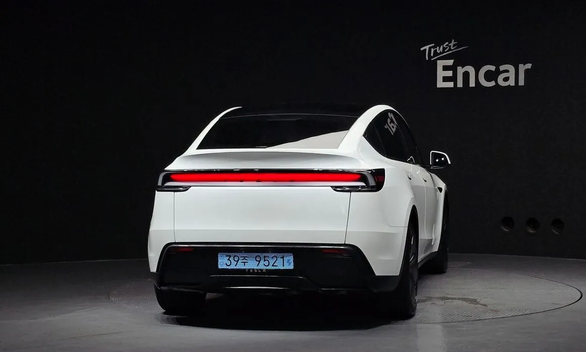 Tesla Model Y 2025 из KR, фото 2