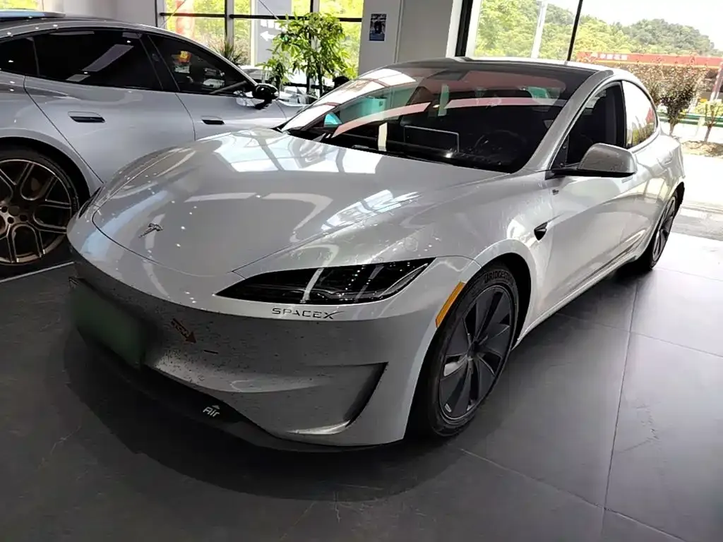 Tesla Model 3 — фото 5