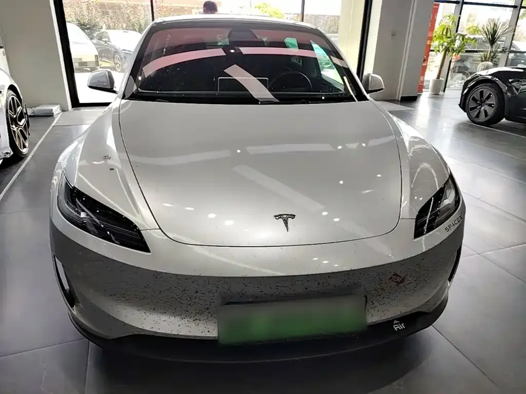Tesla Model 3 — фото 10