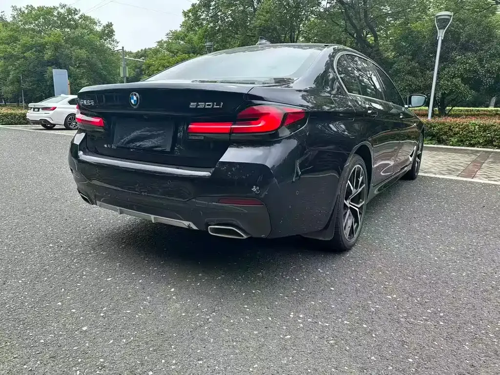 BMW 5 Series — фото 2