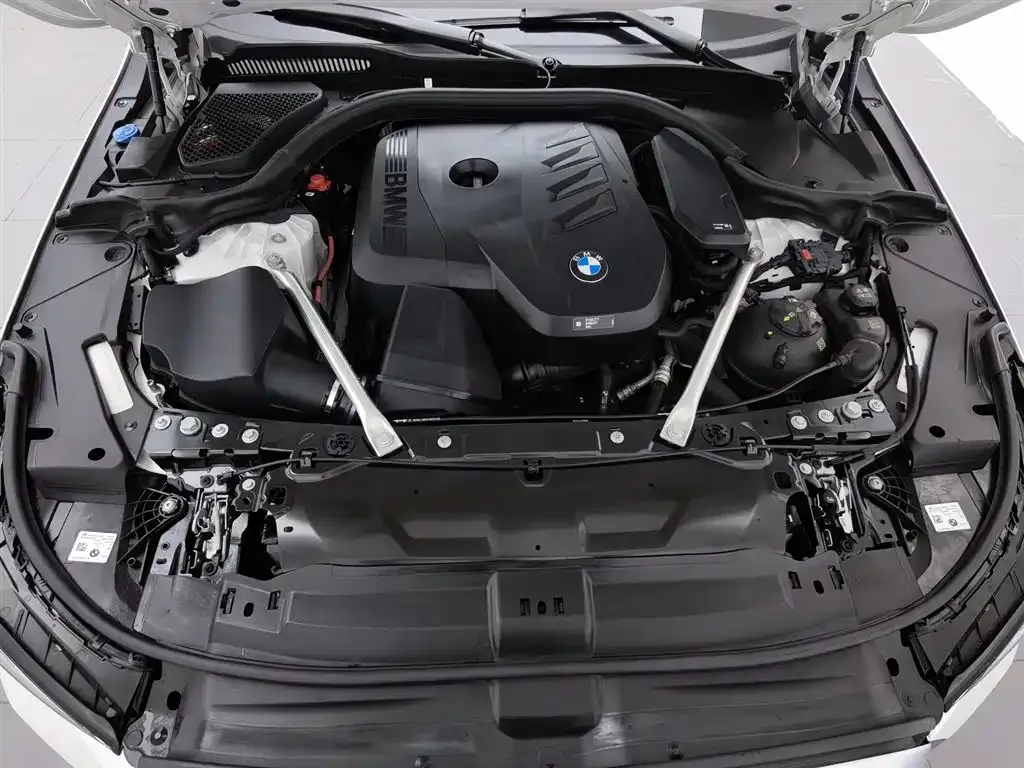 BMW 5 Series — фото 10