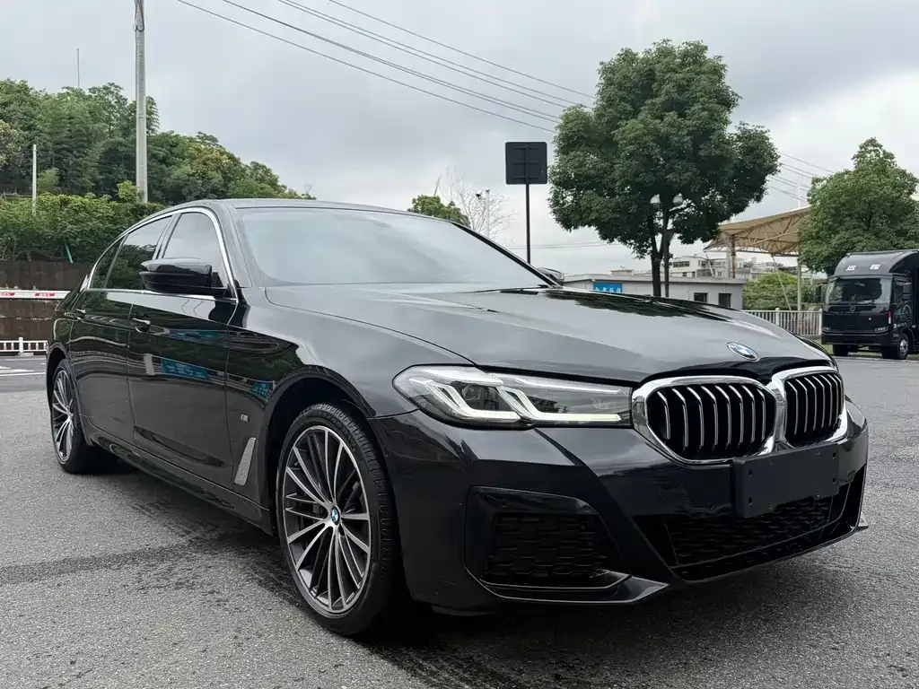 BMW 5 Series — фото 2