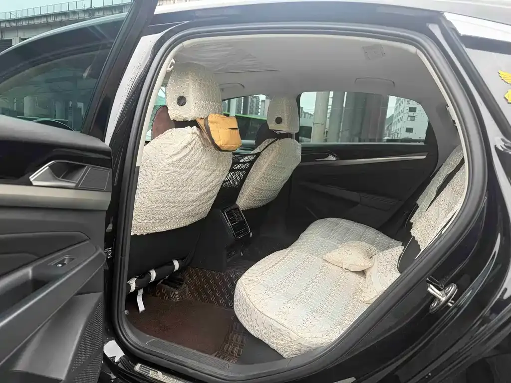 Volkswagen Passat 2022 из CN, фото 9