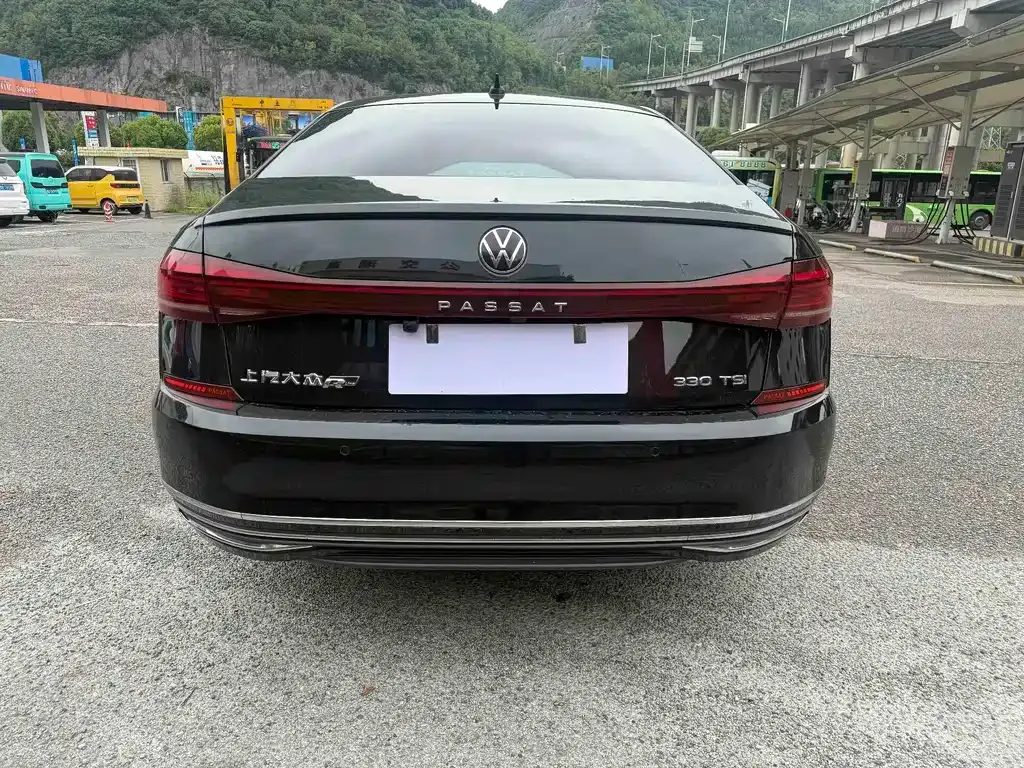 Volkswagen Passat 2022 из CN, фото 4