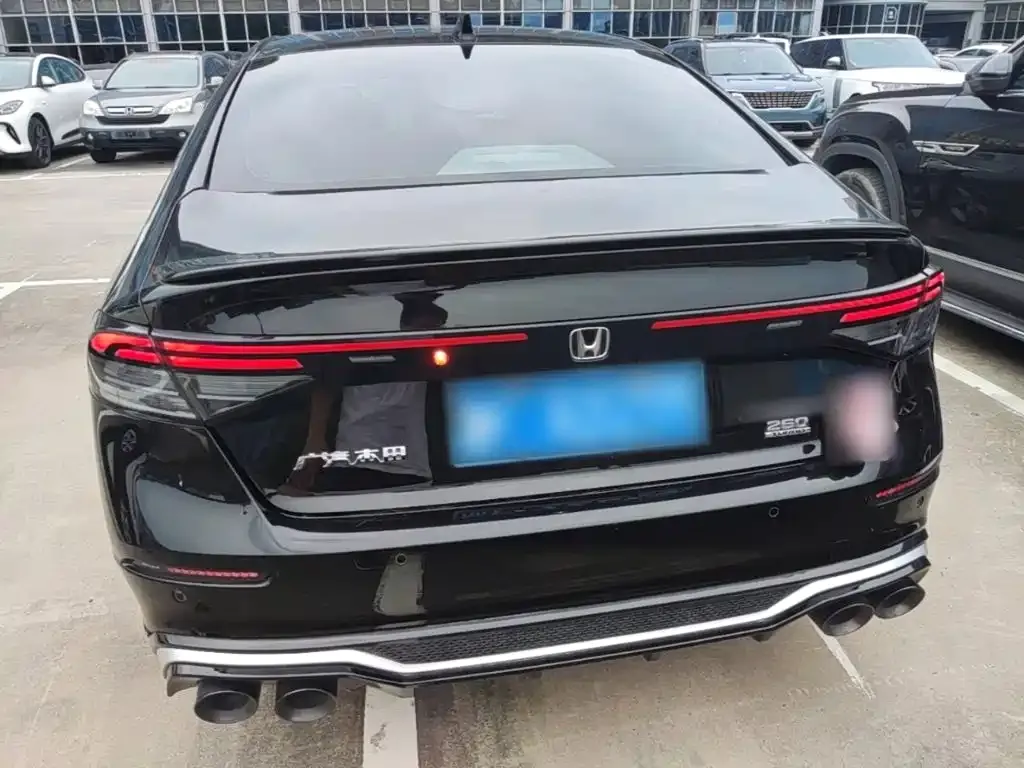 Honda Accord — фото 10