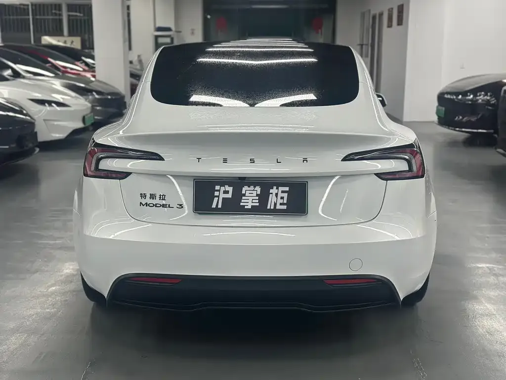 Tesla Model 3 — фото 8