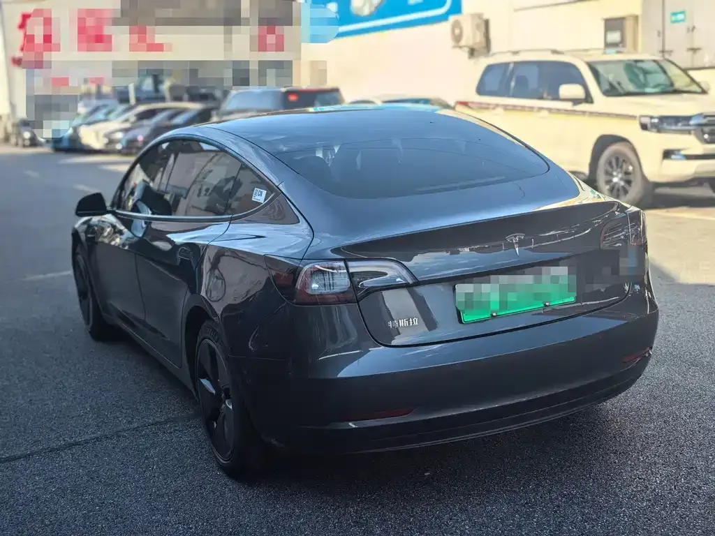 Tesla Model 3 — фото 5