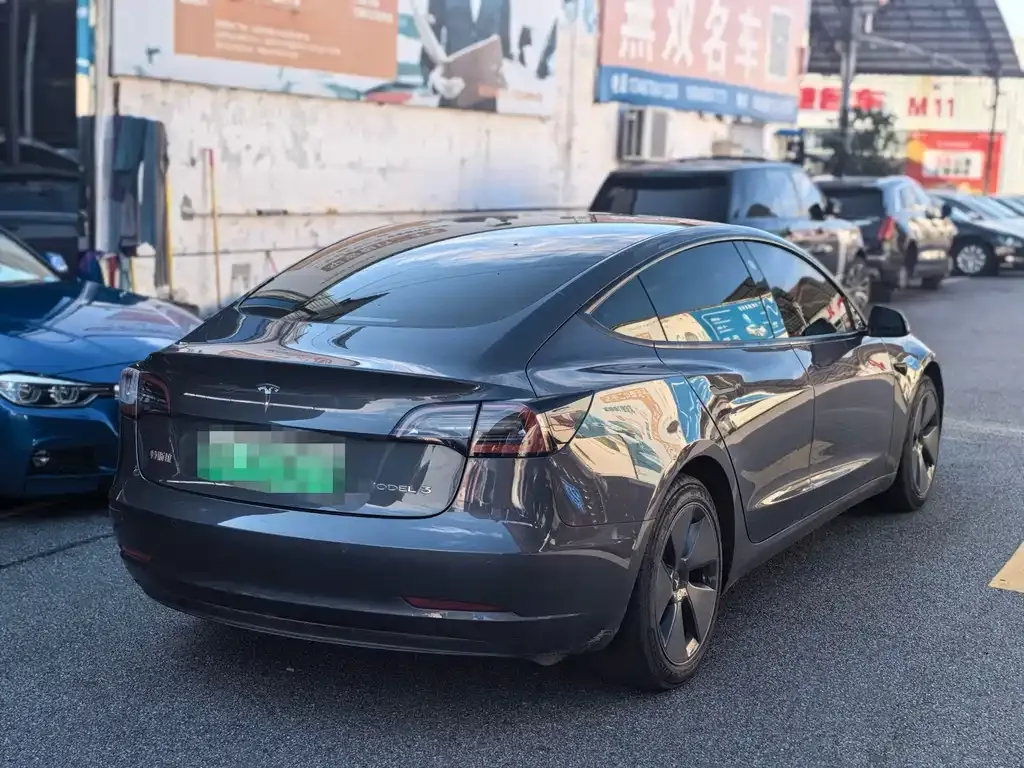 Tesla Model 3 — фото 8