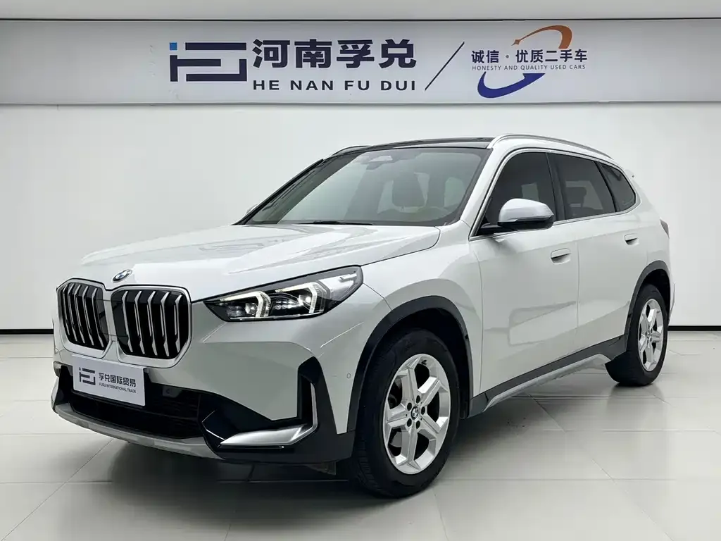 BMW X1 — фото 1