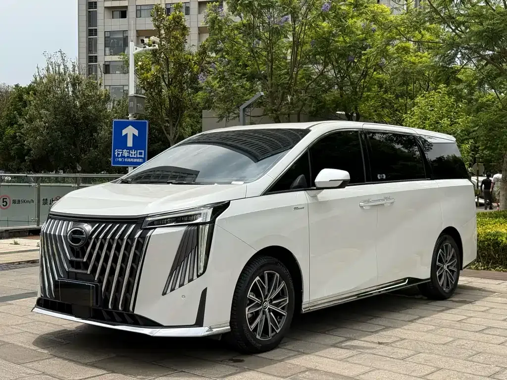GAC Motor Trumpchi M8 — фото 1
