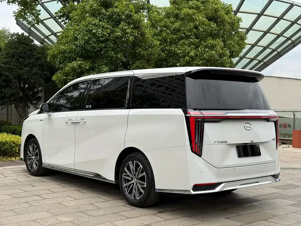 GAC Motor Trumpchi M8 — фото 10