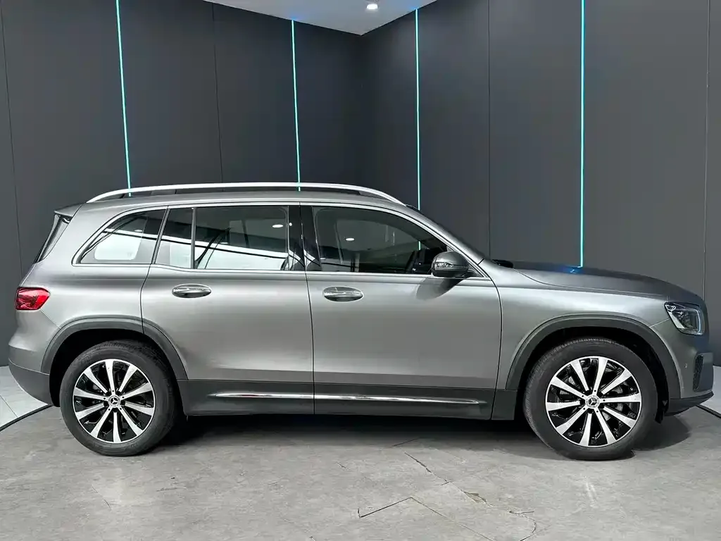 Mercedes-Benz GLB — фото 2