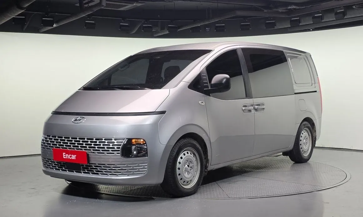 Hyundai Staria — фото 1