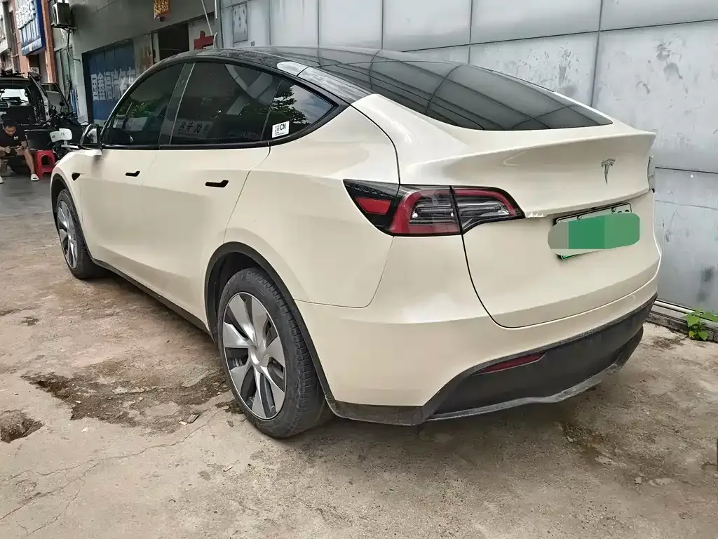 Tesla Model Y — фото 7