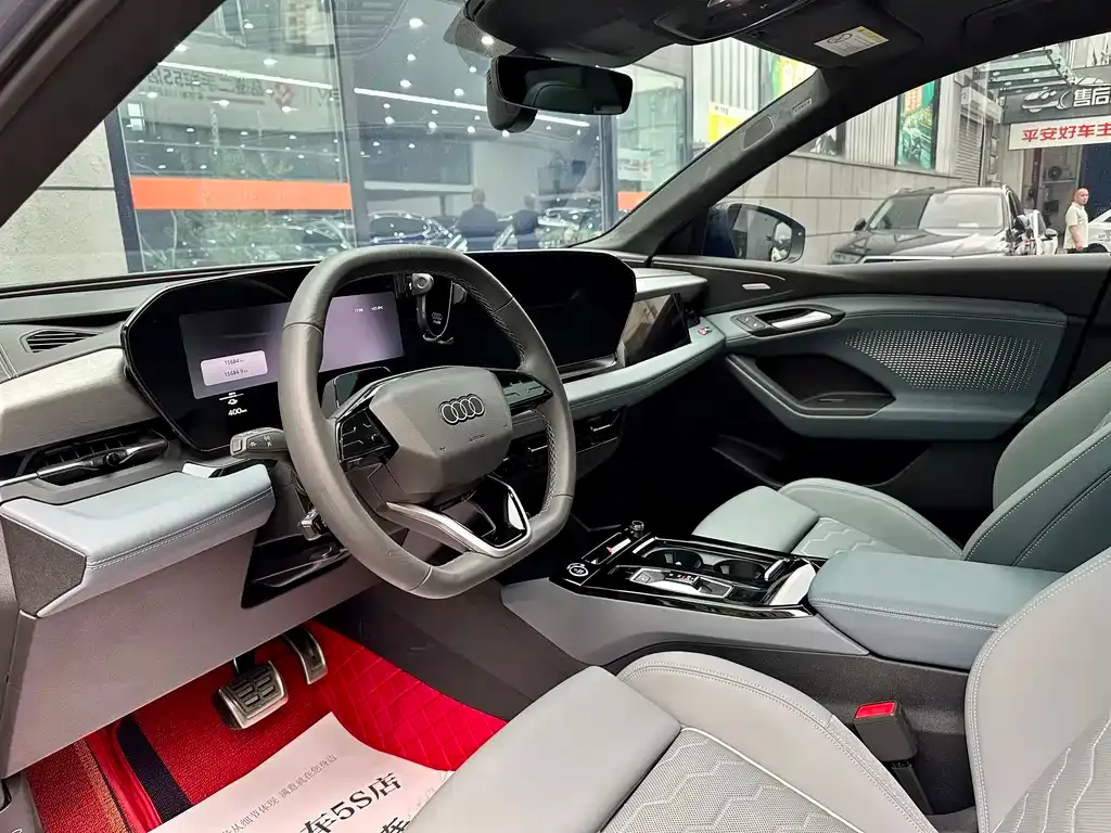 Audi Q6L e-tron — фото 2