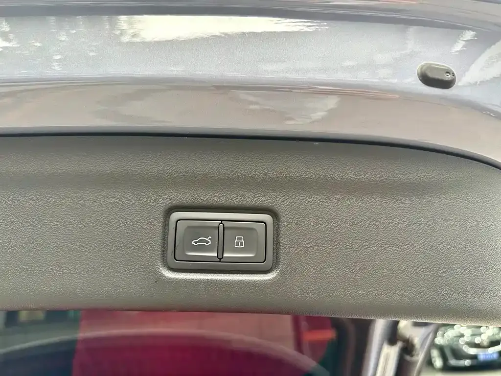 Audi Q6L e-tron — фото 6