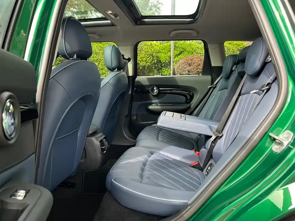 MINI Clubman — фото 3
