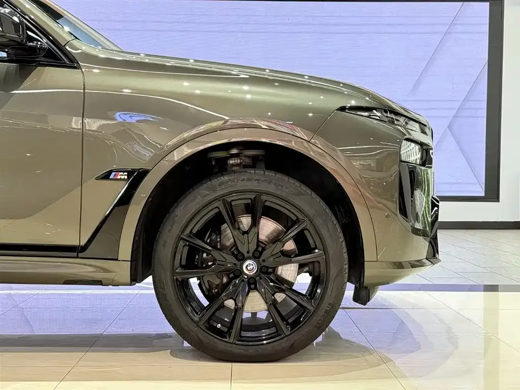 BMW X7 M60i 2023 из CN, фото 10