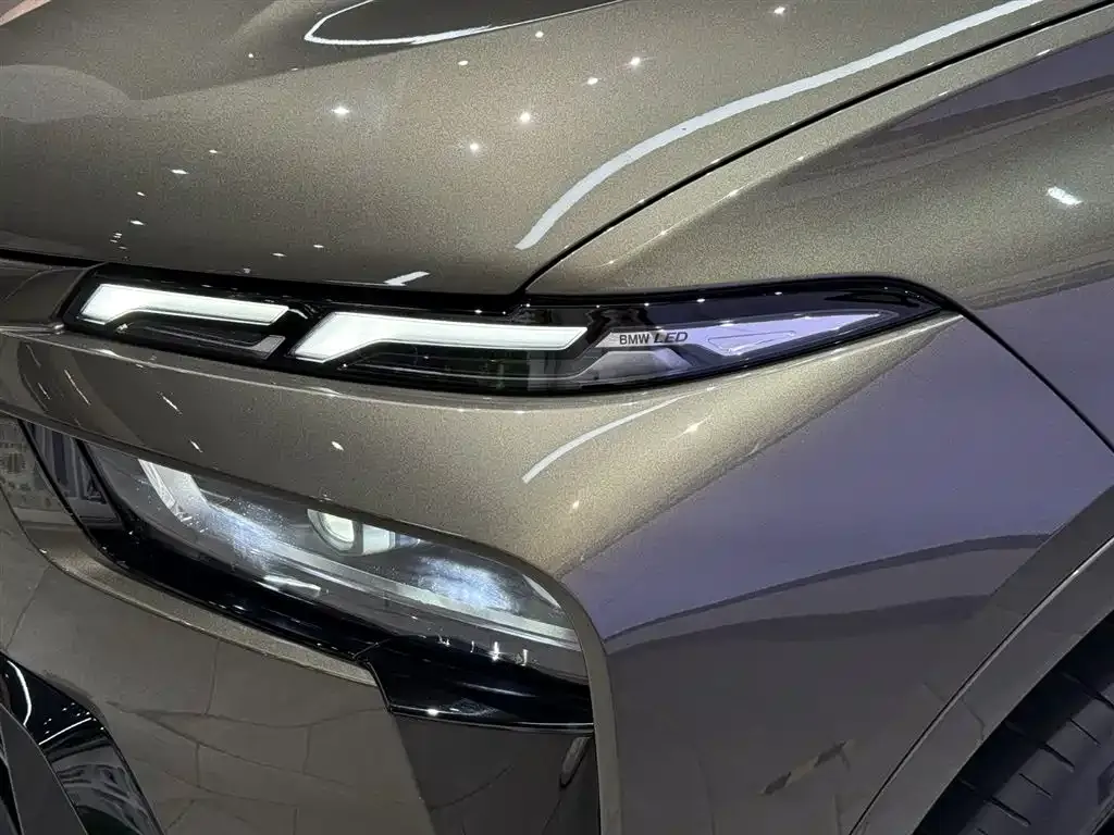 BMW X7 M60i 2023 из CN, фото 3