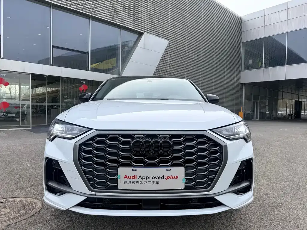 Audi Q3 Sportback — фото 1