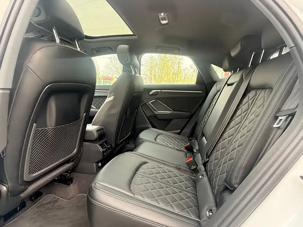 Audi Q3 Sportback — фото 7