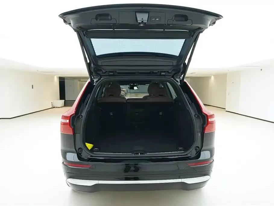 Volvo XC60 2024 из CN, фото 3