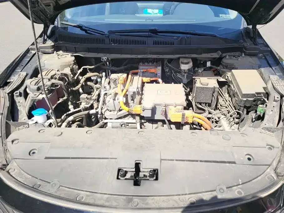 Hongqi E-QM5 — фото 10