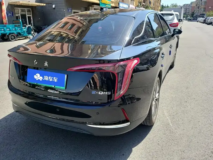 Hongqi E-QM5 — фото 9