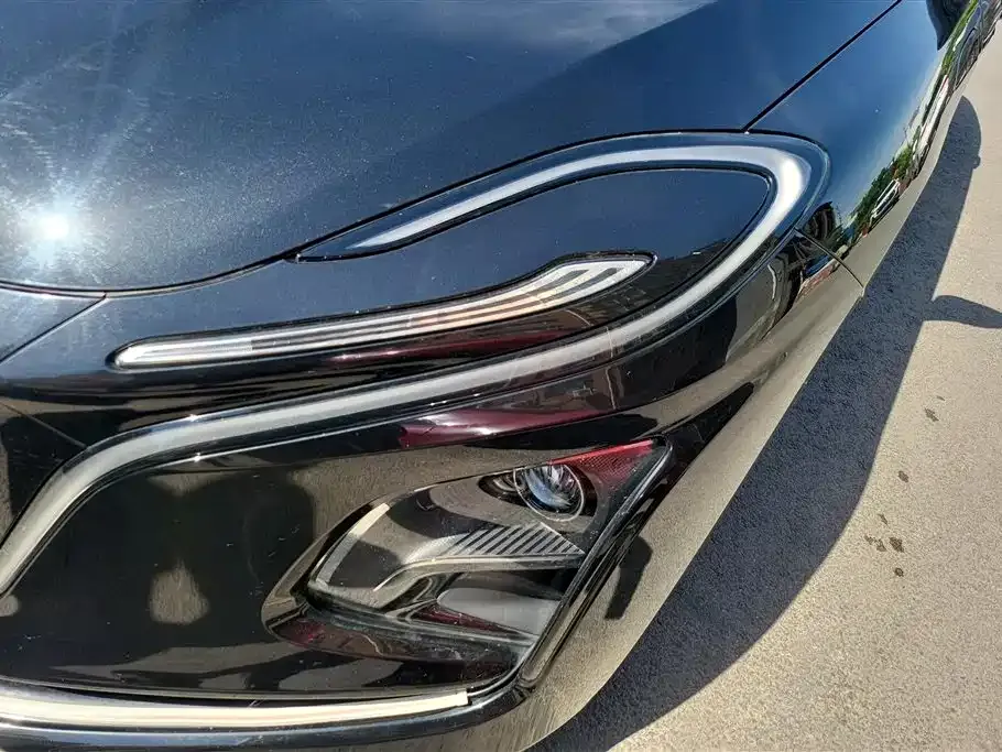 Hongqi E-QM5 — фото 3