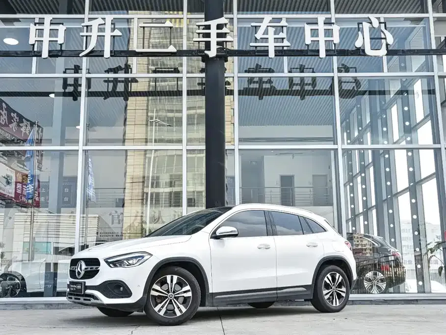 Mercedes-Benz GLA — фото 1