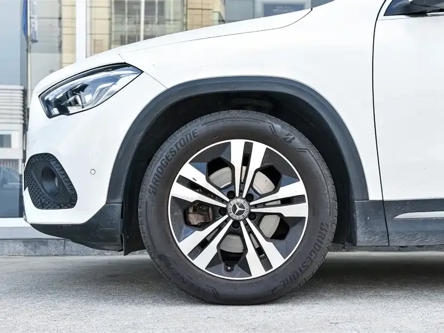 Mercedes-Benz GLA — фото 6