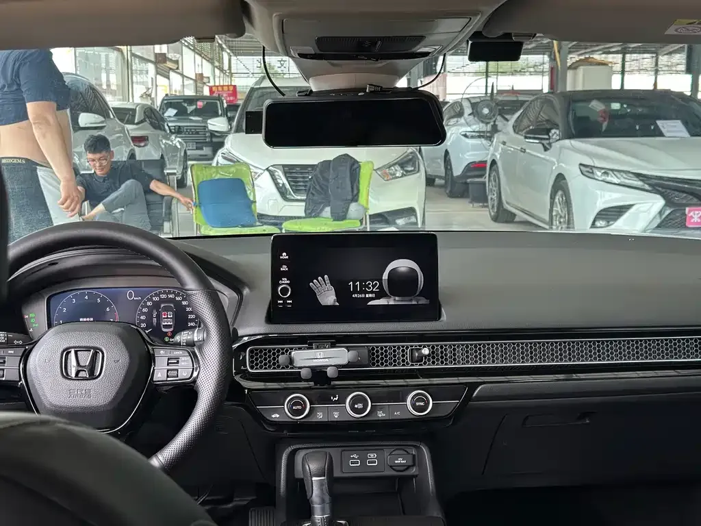 Honda Civic — фото 10