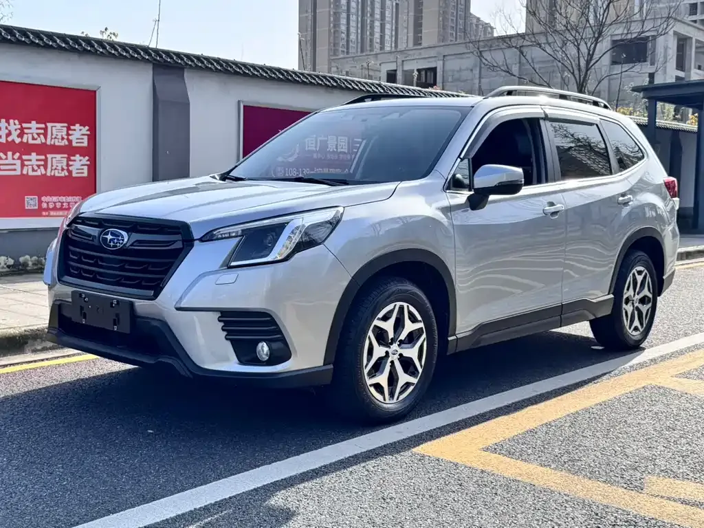 Subaru Forester — фото 1