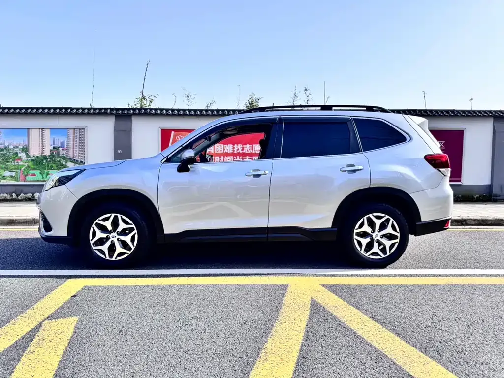 Subaru Forester — фото 4