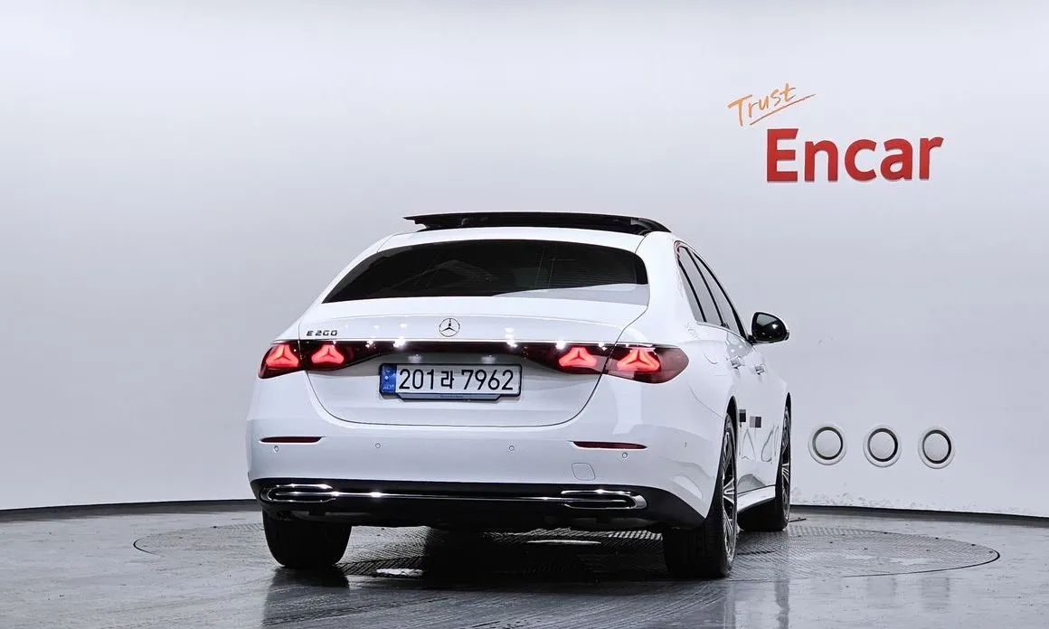 Mercedes-Benz E-Class 2024 из KR, фото 3