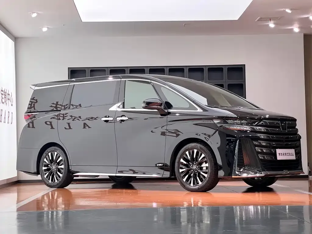 Toyota Vellfire — фото 3