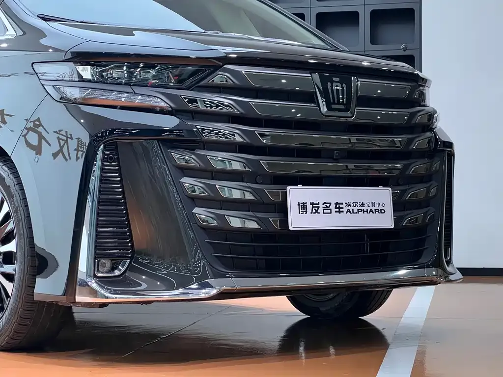Toyota Vellfire — фото 10