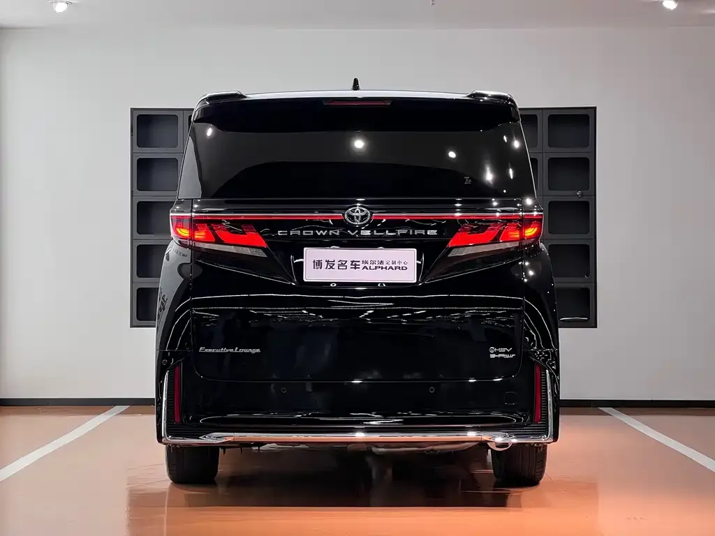 Toyota Vellfire — фото 2