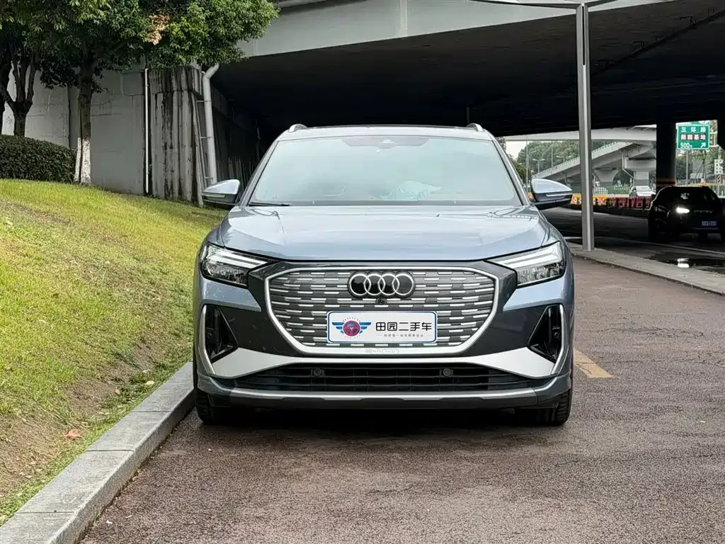 Audi Q4 e-tron — фото 4
