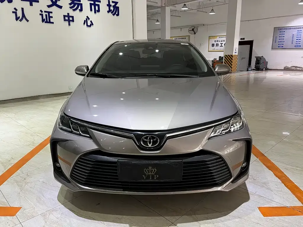 Toyota Corolla — фото 2