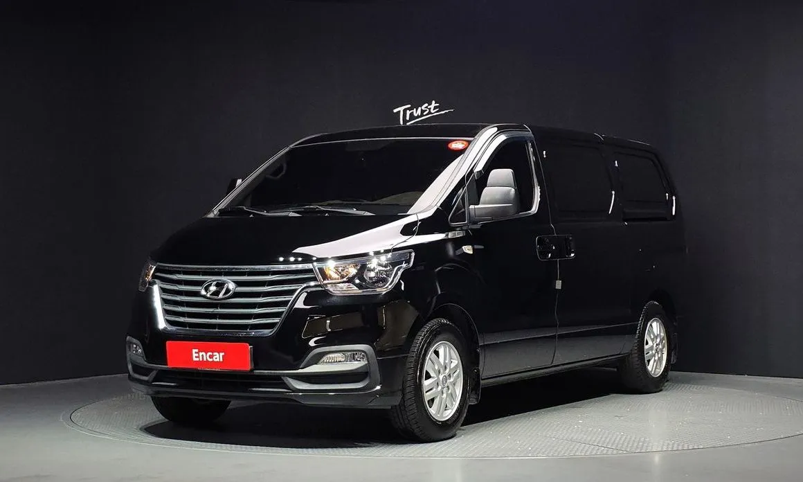 Hyundai Starex — фото 1