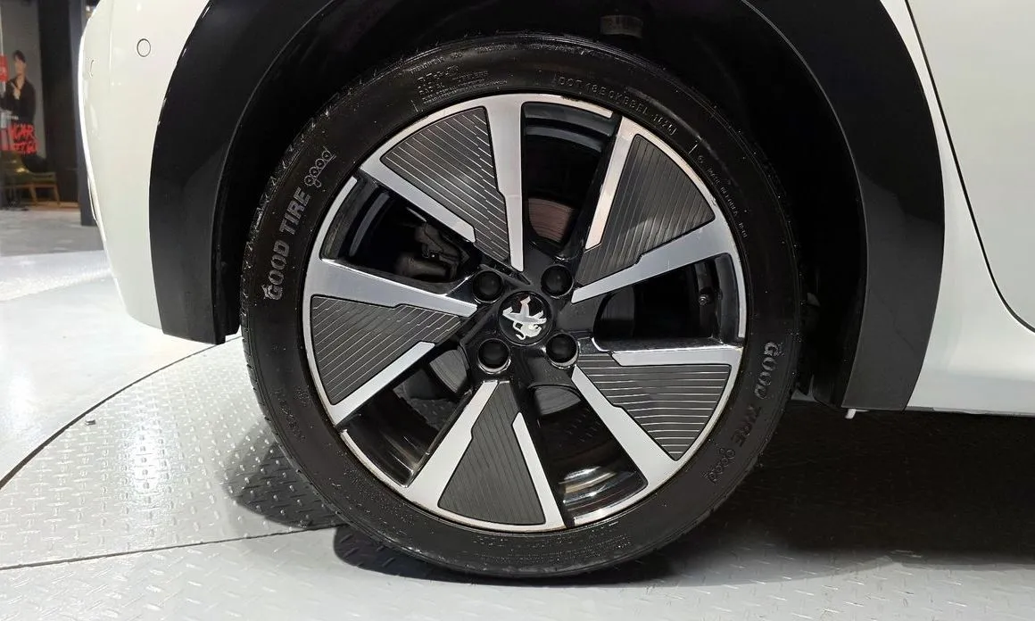 Peugeot 208 2021 из KR, фото 7