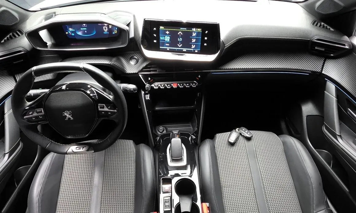 Peugeot 208 2021 из KR, фото 5