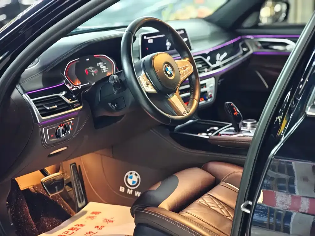 BMW 7 Series 2021 из CN, фото 8