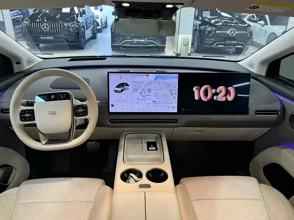 Li Auto i8 — фото 3