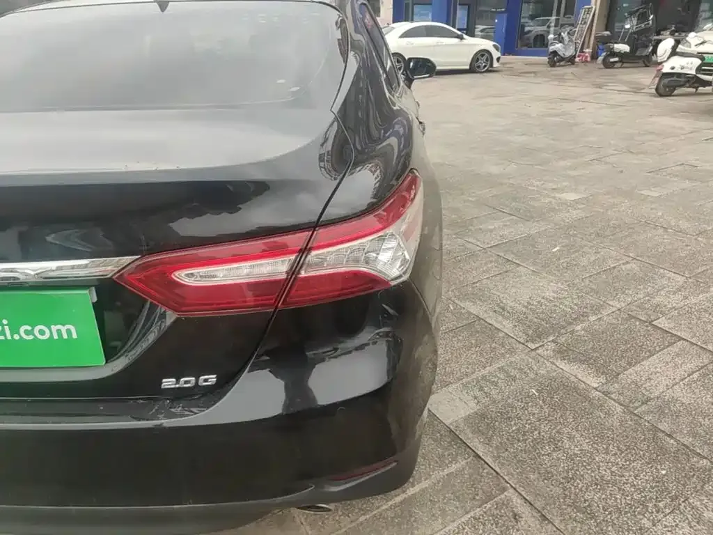 Toyota Camry — фото 10