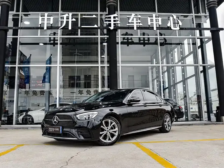 Mercedes-Benz E-Class — фото 1