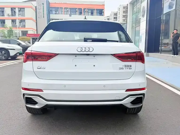 Audi Q3 — фото 7