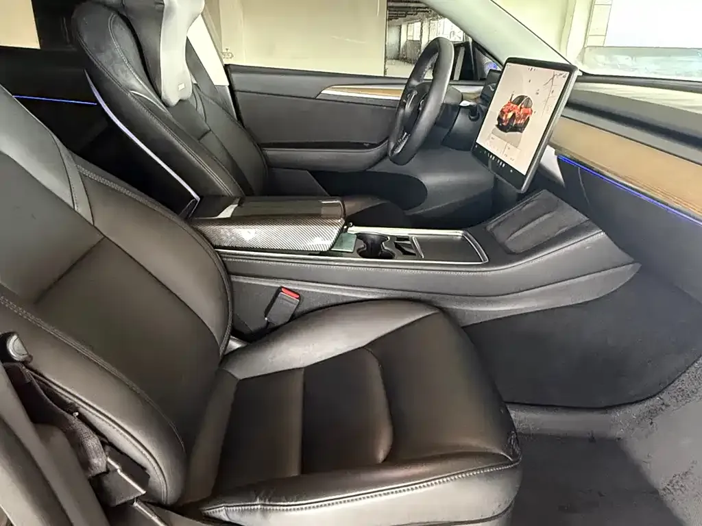 Tesla Model Y — фото 8